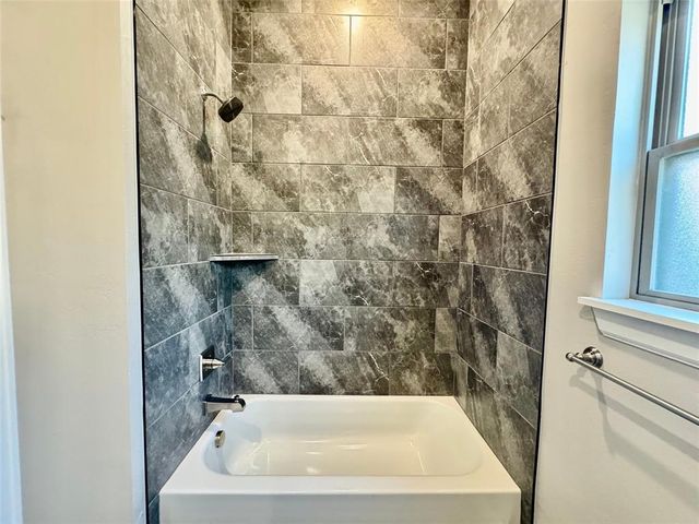 716 E Barajas Terrace, Mustang, OK 73064