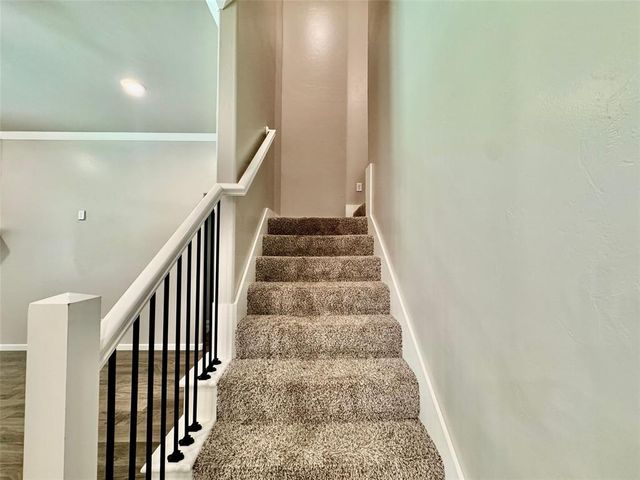 716 E Barajas Terrace, Mustang, OK 73064