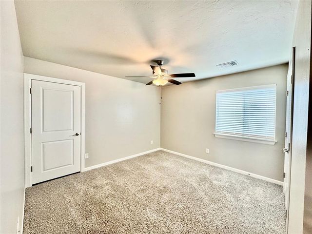 716 E Barajas Terrace, Mustang, OK 73064