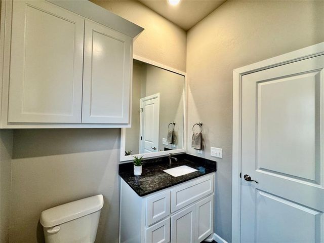 716 E Barajas Terrace, Mustang, OK 73064