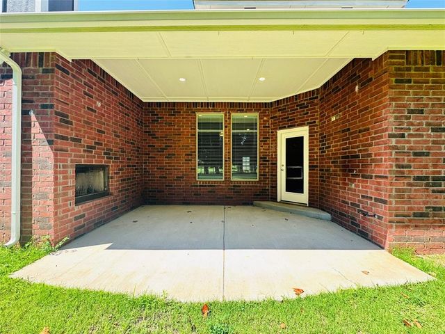716 E Barajas Terrace, Mustang, OK 73064