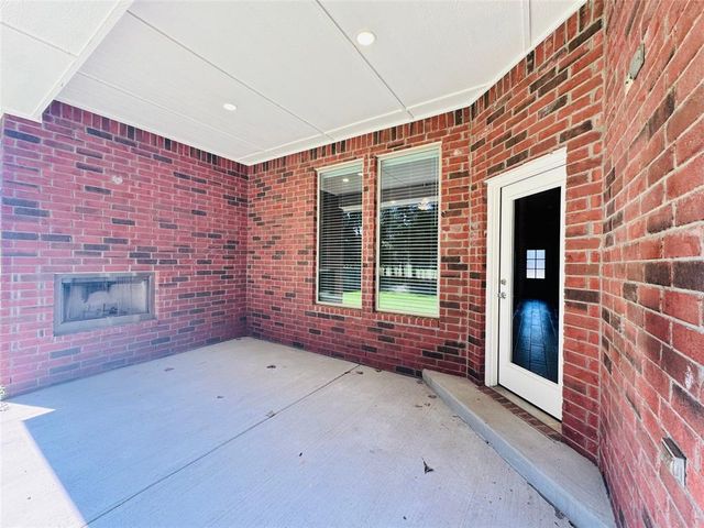 716 E Barajas Terrace, Mustang, OK 73064