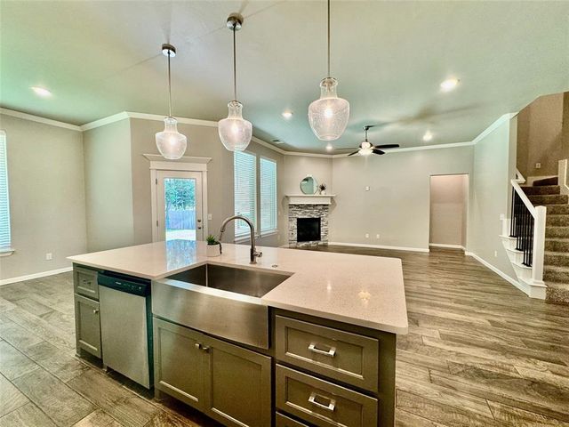 716 E Barajas Terrace, Mustang, OK 73064
