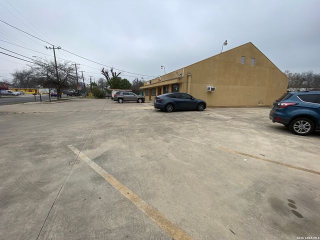 755 Division, San Antonio, TX 78225