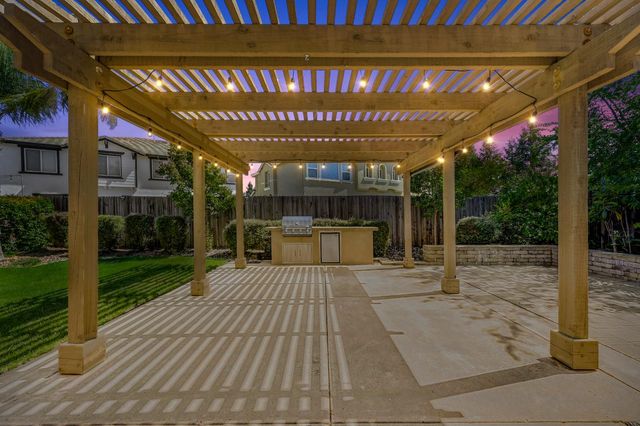 12306 Canyonlands Dr, Rancho Cordova, CA 95742
