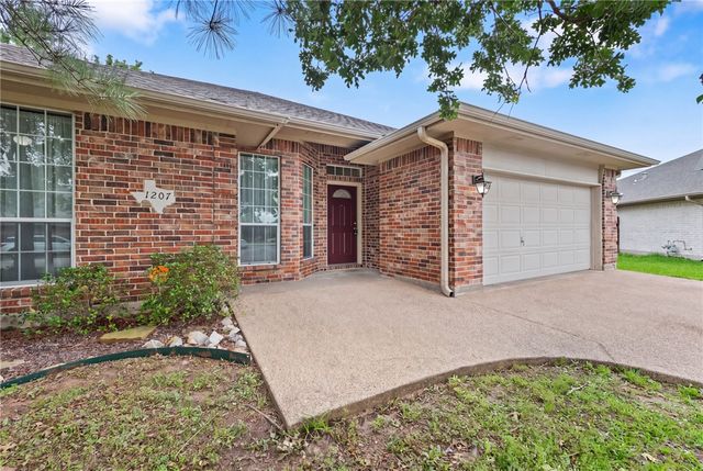 1207 Martinsville Lane, College Station, TX 77845