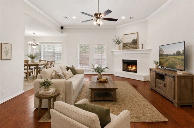 1207 Martinsville Lane, College Station, TX 77845