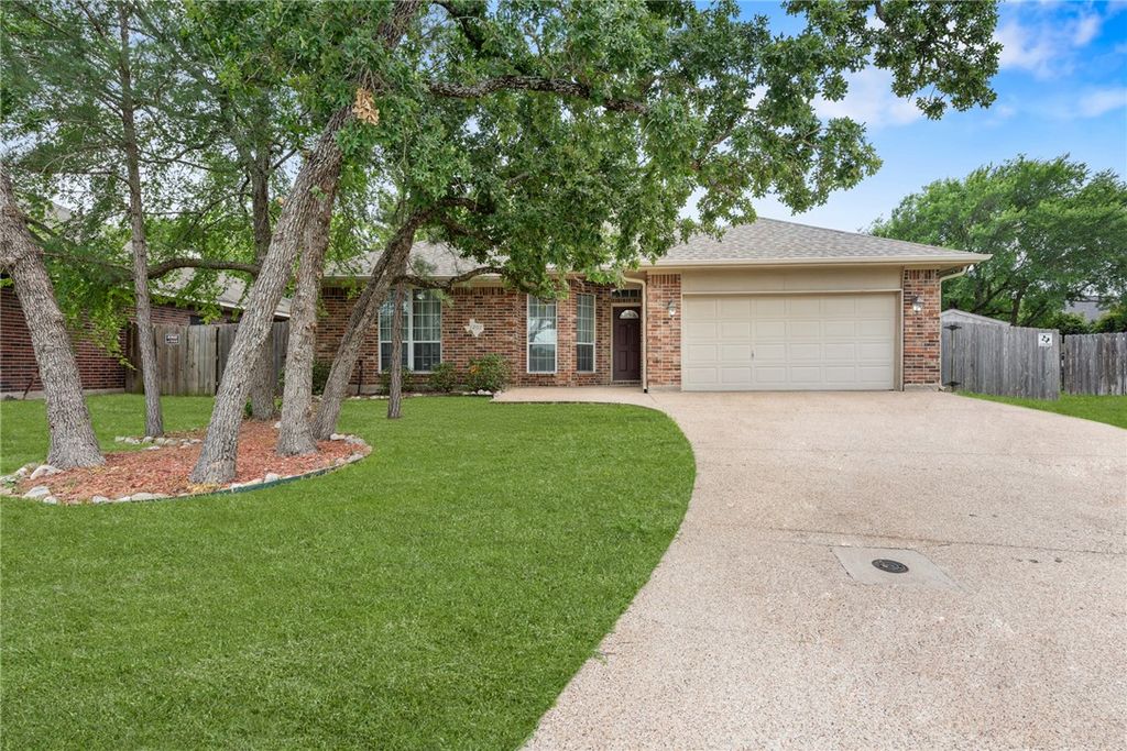 1207 Martinsville Lane, College Station, TX 77845