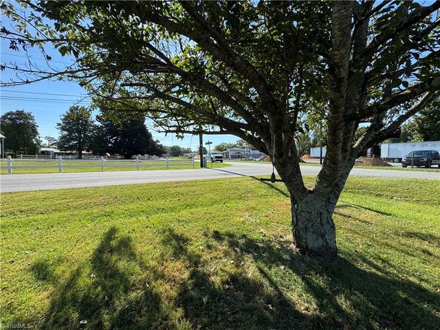 200 W King Street, King, NC 27021