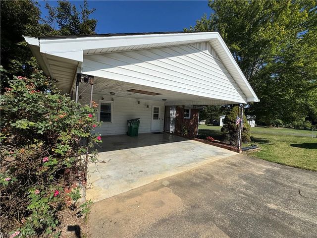 200 W King Street, King, NC 27021