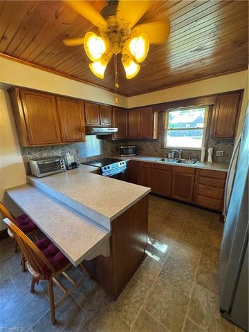 200 W King Street, King, NC 27021