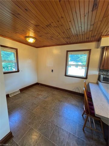 200 W King Street, King, NC 27021