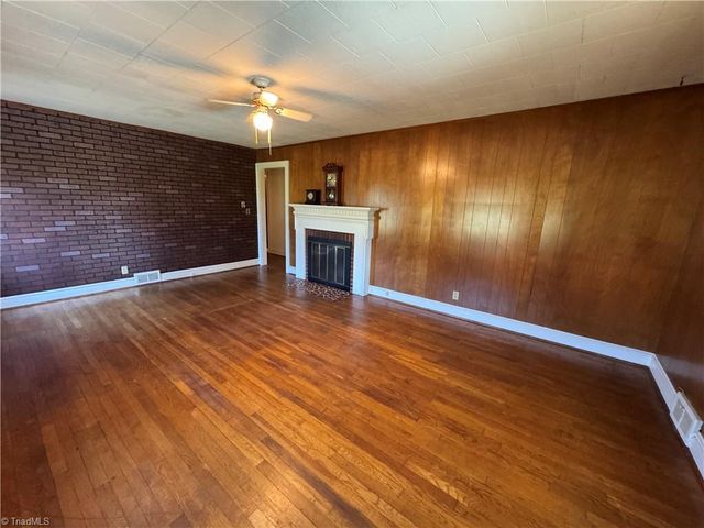 200 W King Street, King, NC 27021