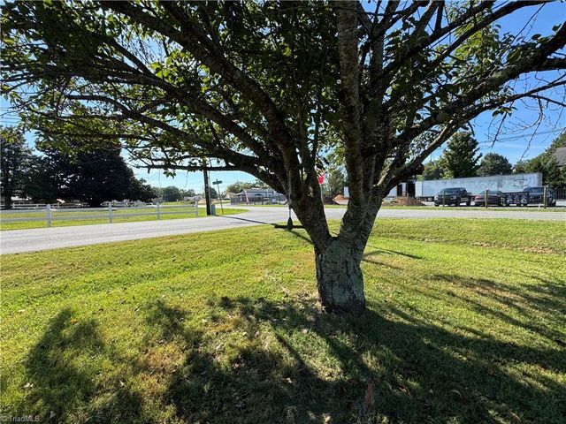 200 W King Street, King, NC 27021