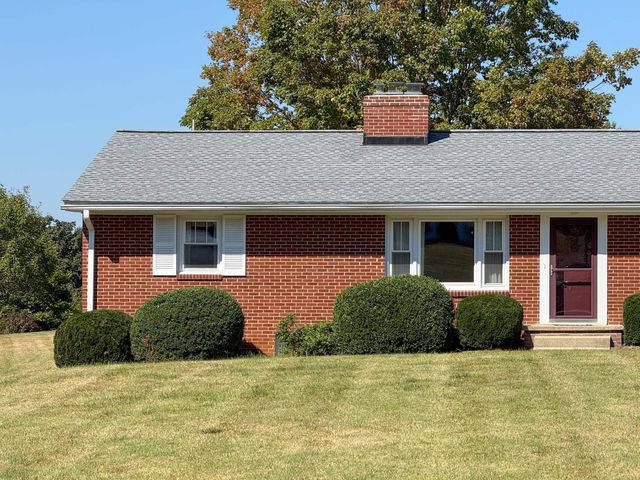 47 GISH LN, Staunton, VA 24401