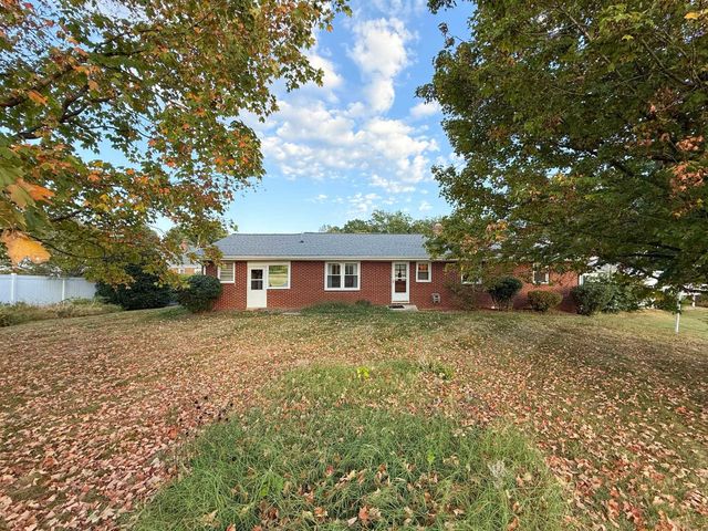 47 GISH LN, Staunton, VA 24401