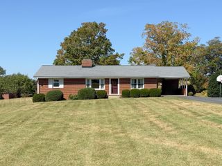 47 GISH LN, Staunton, VA 24401