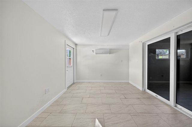 6847 NW 27th Way, Fort Lauderdale, FL 33309