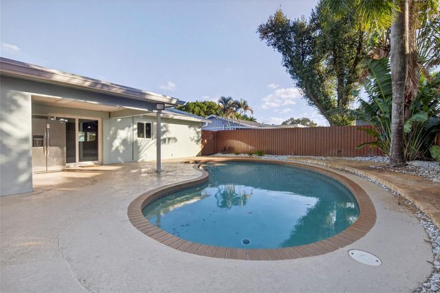 6847 NW 27th Way, Fort Lauderdale, FL 33309