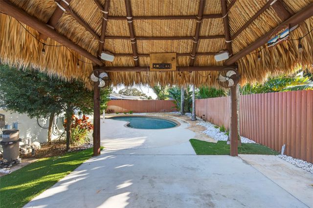 6847 NW 27th Way, Fort Lauderdale, FL 33309