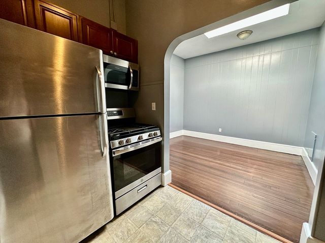 100 Cabot 7, Beverly, MA 01915
