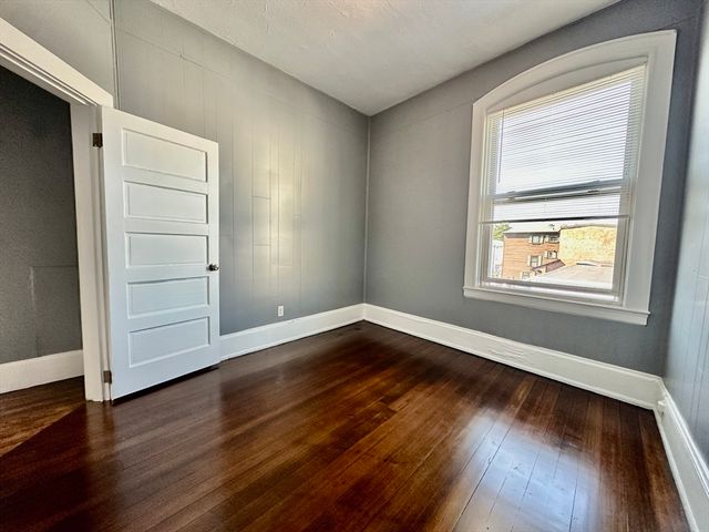 100 Cabot 7, Beverly, MA 01915