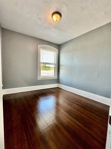 100 Cabot 7, Beverly, MA 01915