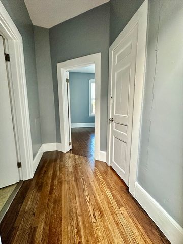 100 Cabot 7, Beverly, MA 01915