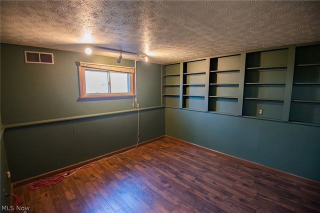 3841 Nottingham Avenue, Youngstown, OH 44511