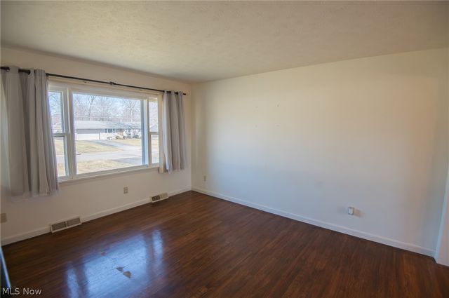 3841 Nottingham Avenue, Youngstown, OH 44511