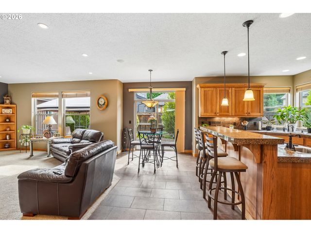 286 Se CONDOR Dr, Gresham, OR 97080