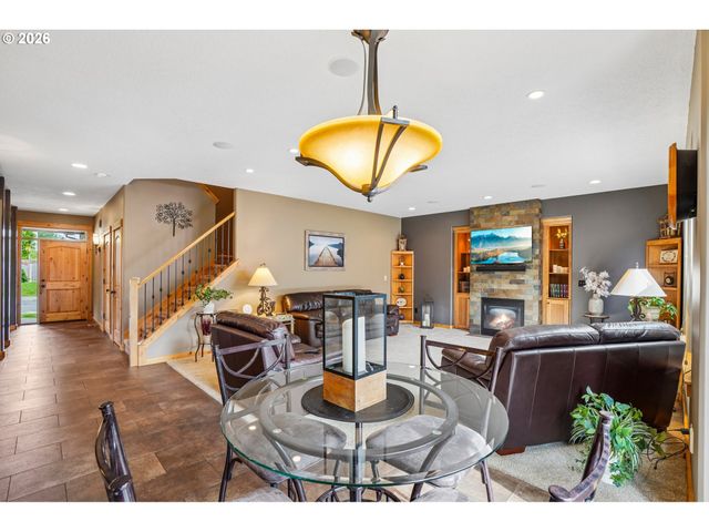 286 Se CONDOR Dr, Gresham, OR 97080