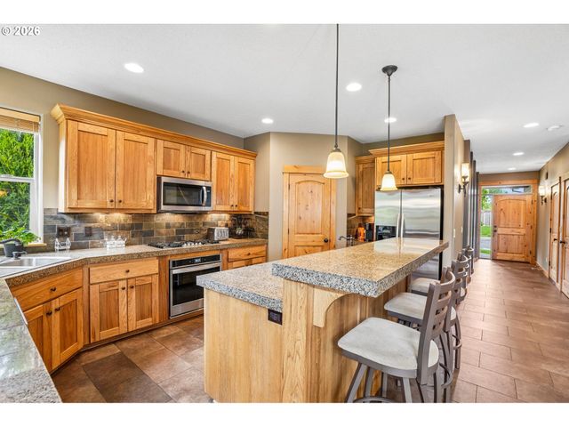 286 Se CONDOR Dr, Gresham, OR 97080