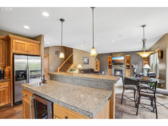 286 Se CONDOR Dr, Gresham, OR 97080