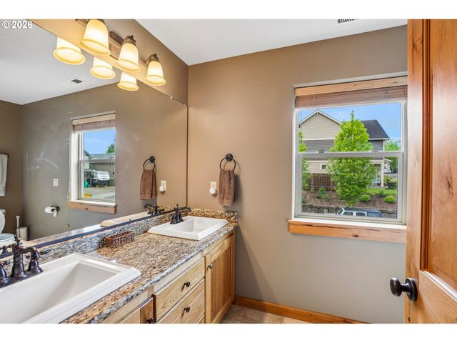 286 Se CONDOR Dr, Gresham, OR 97080