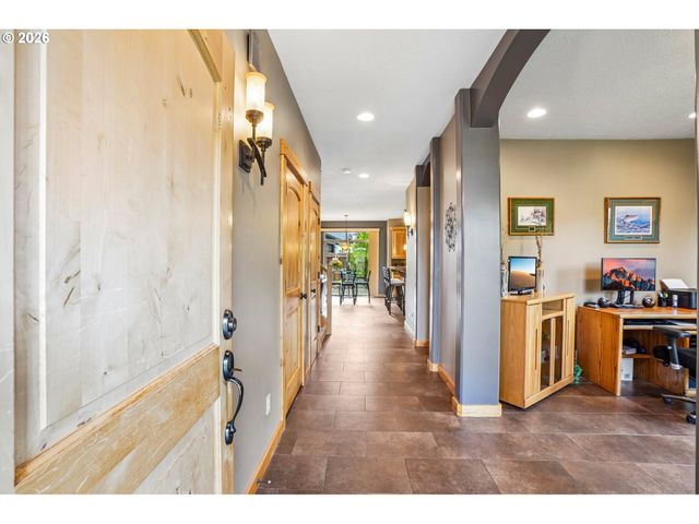 286 Se CONDOR Dr, Gresham, OR 97080