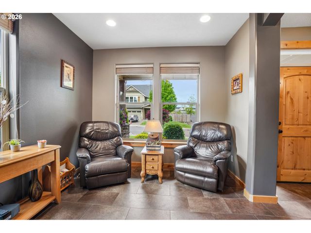 286 Se CONDOR Dr, Gresham, OR 97080