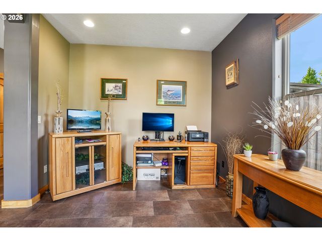286 Se CONDOR Dr, Gresham, OR 97080