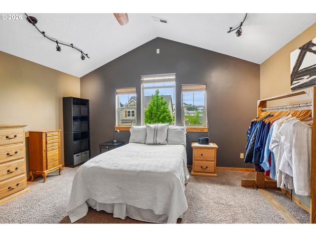 286 Se CONDOR Dr, Gresham, OR 97080