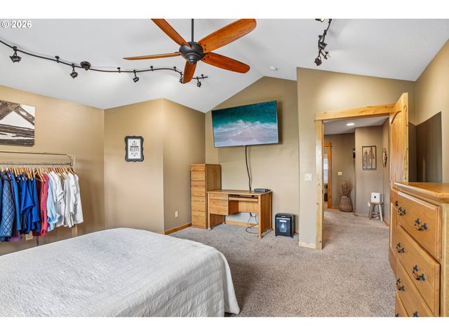 286 Se CONDOR Dr, Gresham, OR 97080
