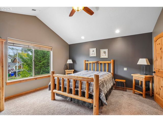 286 Se CONDOR Dr, Gresham, OR 97080