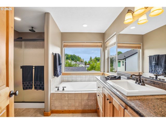 286 Se CONDOR Dr, Gresham, OR 97080