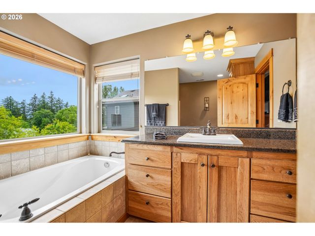 286 Se CONDOR Dr, Gresham, OR 97080