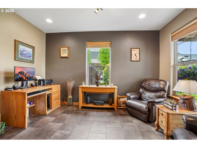 286 Se CONDOR Dr, Gresham, OR 97080