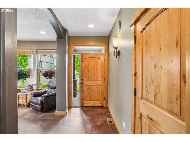 286 Se CONDOR Dr, Gresham, OR 97080