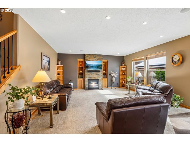 286 Se CONDOR Dr, Gresham, OR 97080