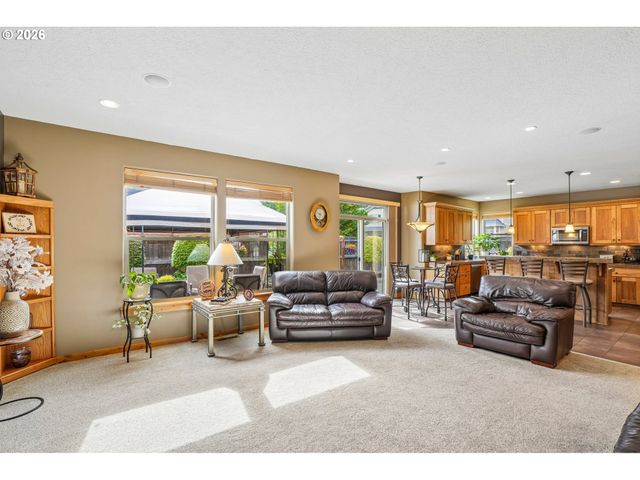 286 Se CONDOR Dr, Gresham, OR 97080