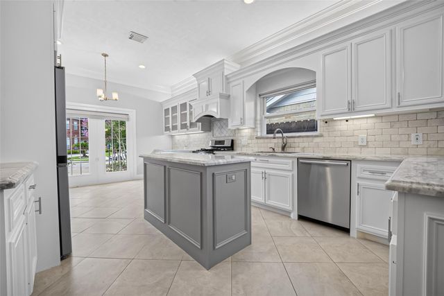 10310 Chevy Chase Drive, Houston, TX 77042