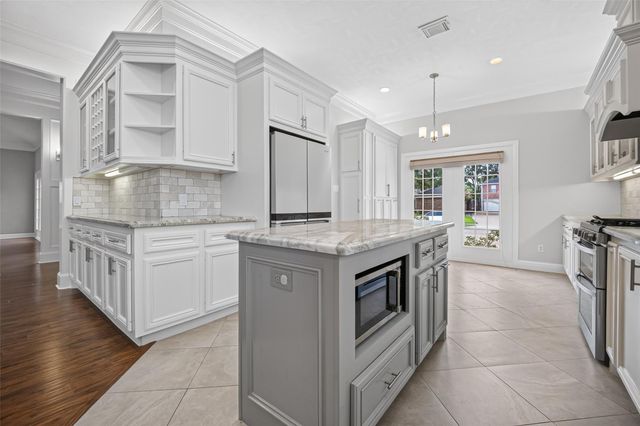 10310 Chevy Chase Drive, Houston, TX 77042