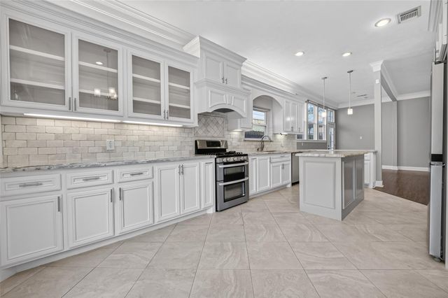 10310 Chevy Chase Drive, Houston, TX 77042